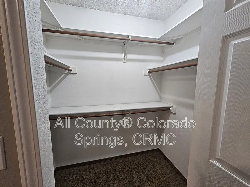 5 bed, 3.0 bath, 2168 sqft, $2,750 — Photo 4