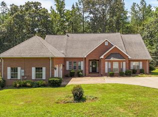 915 Clifftview Rd, Bolivar, TN 38008