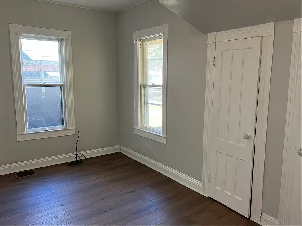 Updated 3-Bedroom Apartment with Laundry Hookups & Off-Street Parking — Photo 4