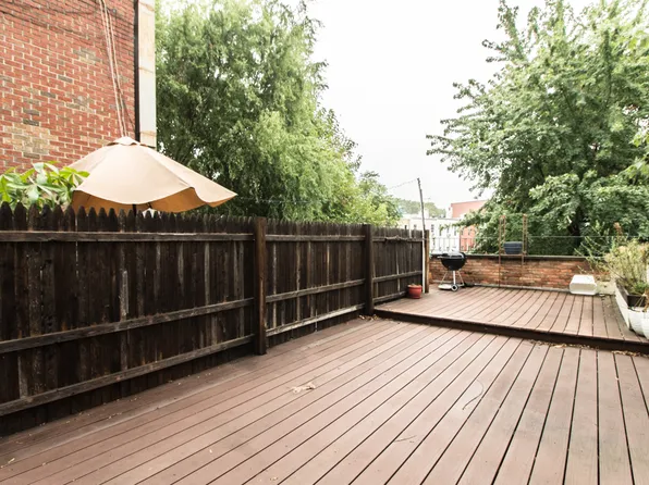 178 Nassau Avenue image 1 of 9