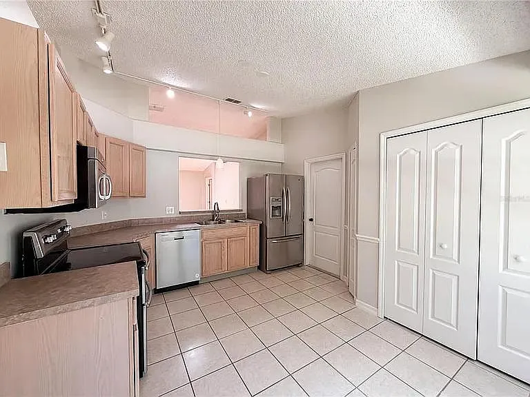 942 Windbrook Dr #1 — Photo 5