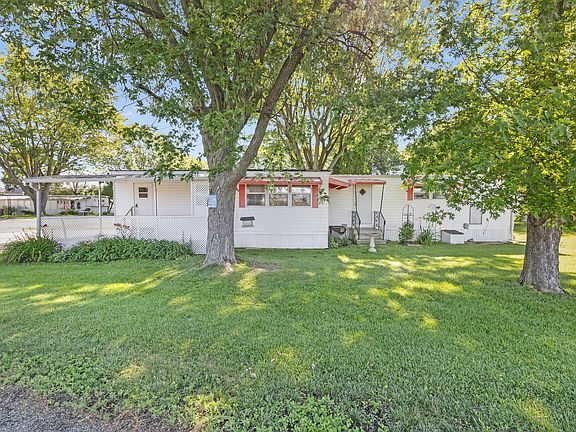 4th image of 11016 Oak Cir #9
