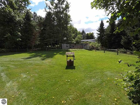 4th image of 4726 Taylor Ln
