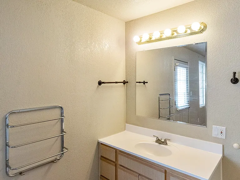 MASTER VANITY
