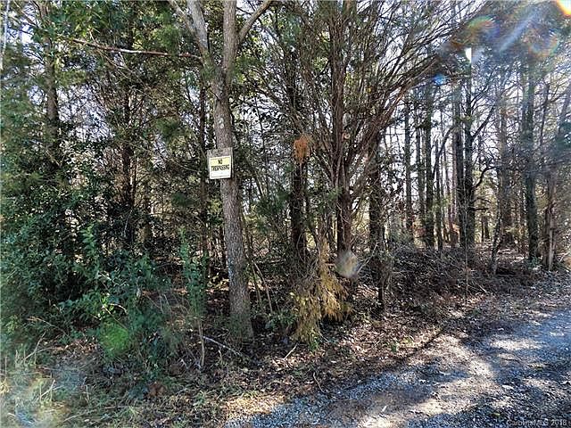 1st image of 2204 Cindy Ln