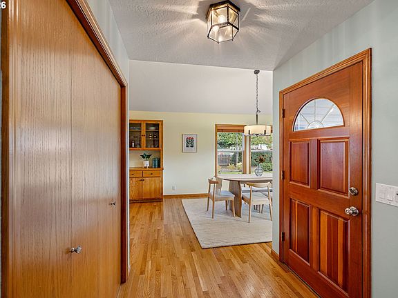 5th image of 2990 Gilham Rd