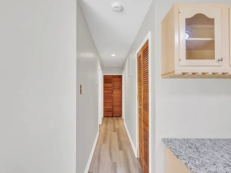20 Running Brook Ln — Photo 1