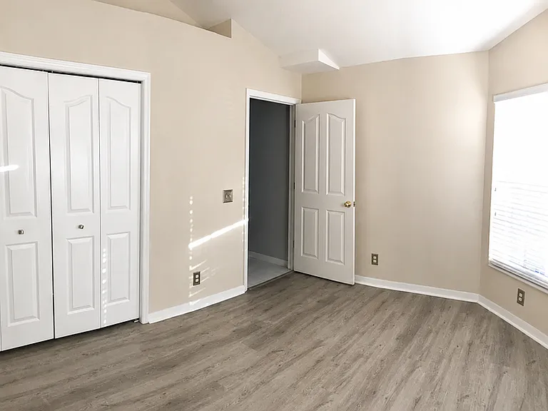 838 Addison Dr NE — Photo 12