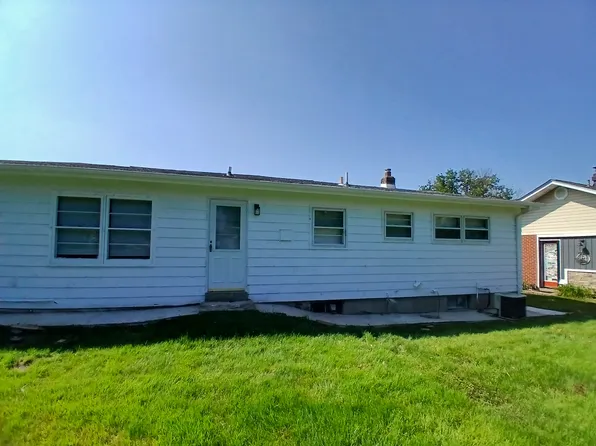 1517 Froesel Dr, Ballwin, MO 63011