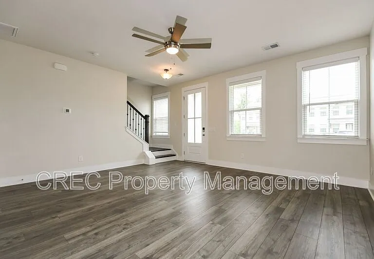 7811 Park Gate Dr — Photo 2