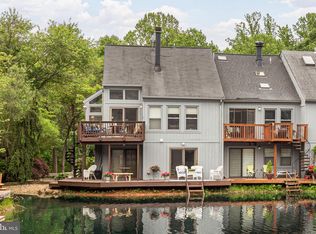 11150 Glade Dr, Reston, VA 20191