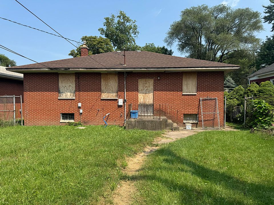 2nd image of 3538 Maryland St