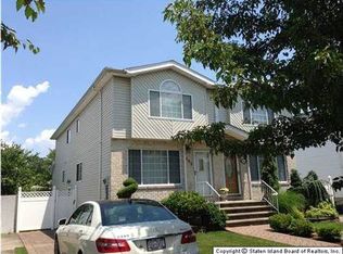 465 Winchester Ave, Staten Island, NY 10312