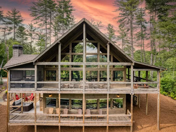 651 Pony Ghost Trails, Blue Ridge, GA 30513