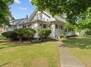217 Cecil St, Buchanan, MI 49107