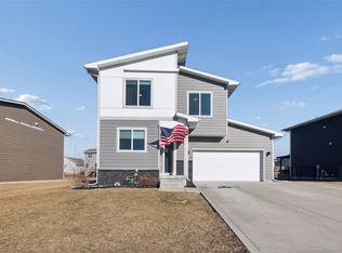 3519 Linden Dr SW, Bondurant, IA 50035
