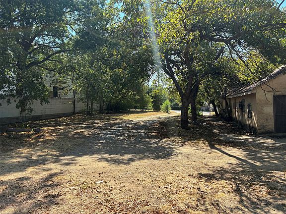 4th image of 2311 Knight St