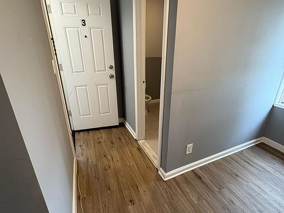2nd image of 11 Cliff Hill Pl Floor 1