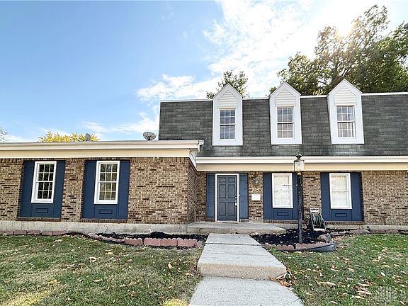 2nd image of 254 Royal Oaks Dr