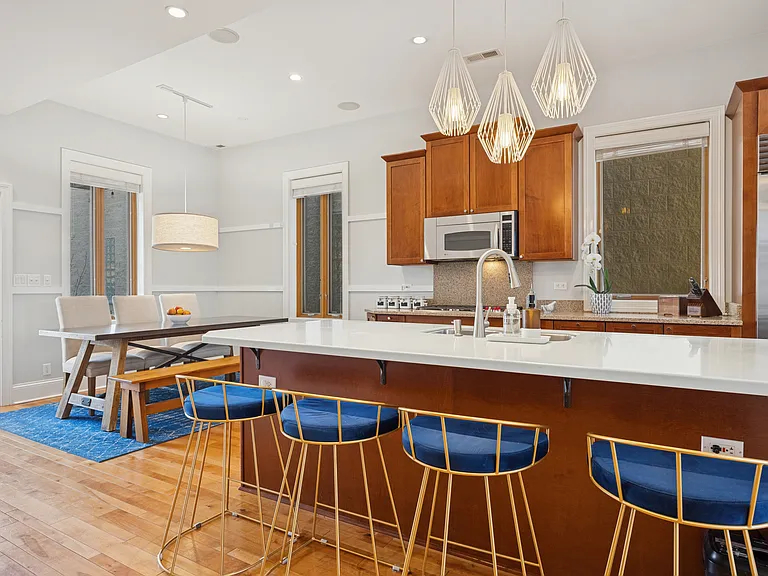 1065 N Marshfield Ave #2 — Photo 7