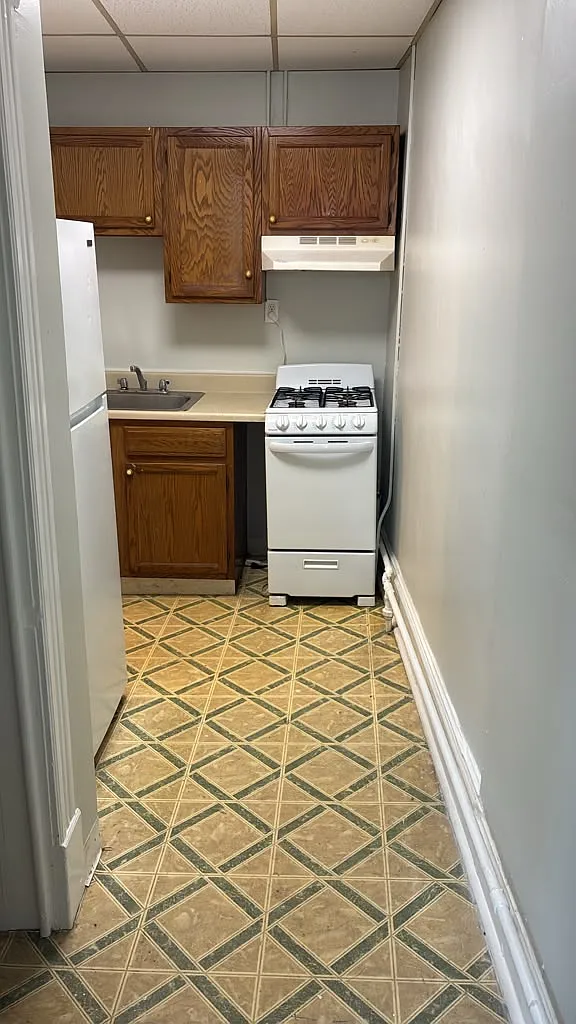 1 bed, $1,200 — Photo 2