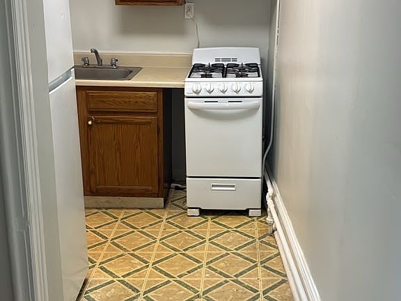2nd image of 29 Franklin St #6