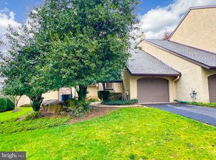 8 Golf Club Dr, Langhorne, PA