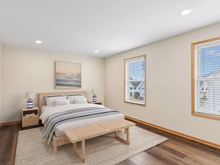 2121 Village Trl — Photo 13