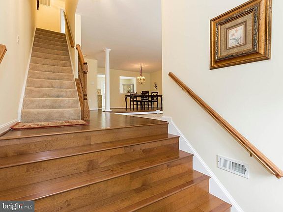 3rd image of 6846 Kerrywood Cir