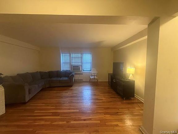 4th image of 465 E Lincoln Avenue #411