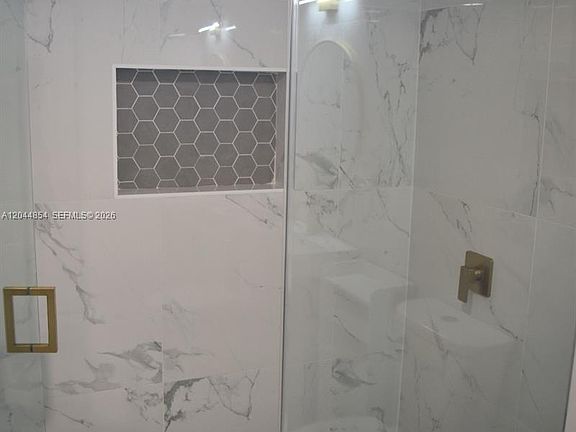 3rd image of 666 W 81st St APT 311