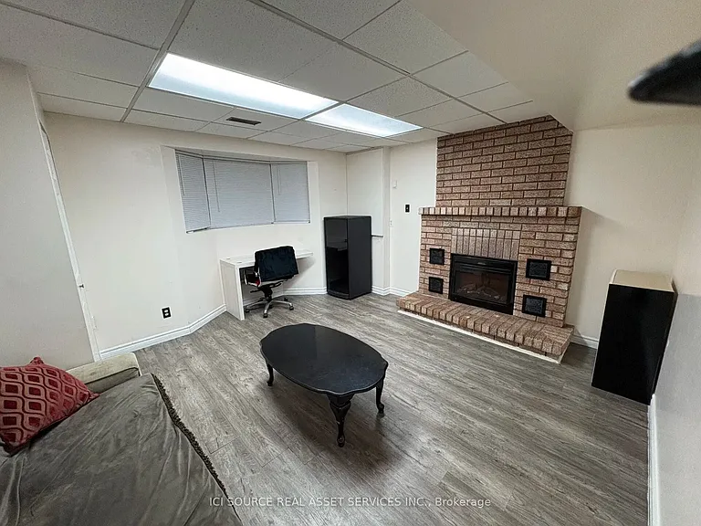 23 Broadbridge Dr #LOWER — Photo 1