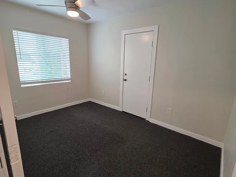 613 S Prairie Avenue — Photo 28