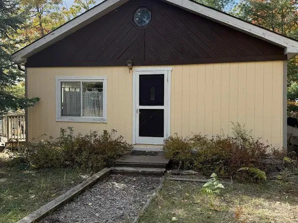 4964 W Pine Dr, Roscommon, MI 48653