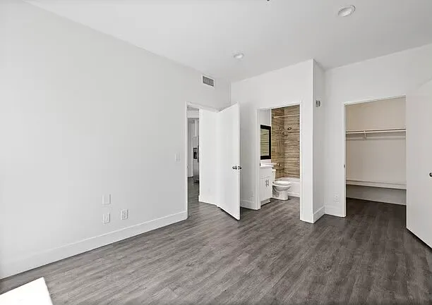 165 N Hoover St — Photo 102