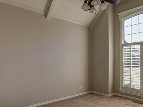 Living Rm Plantation Shutter