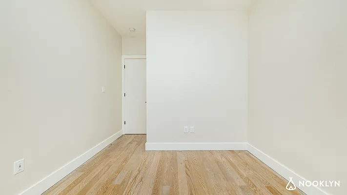 Rented by Nooklyn NYC LLC | media 21