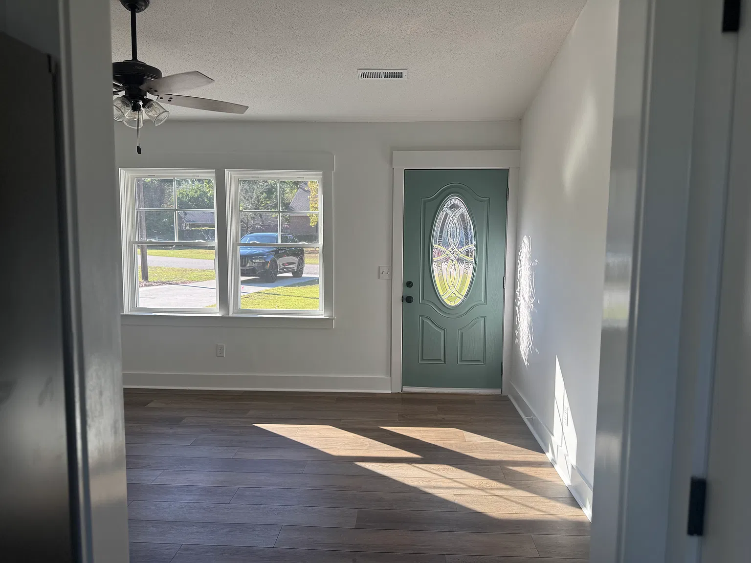 3 bed, 1.5 bath, 1100 sqft, $2,200 — Photo 4