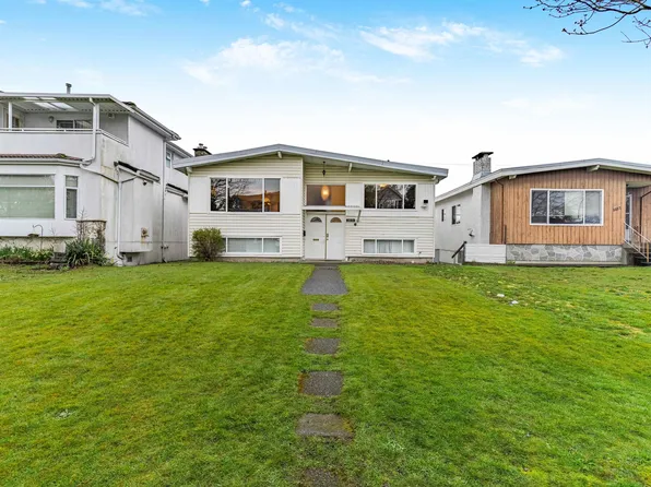 3031 E 16th Ave, Vancouver, BC V5M 2M4