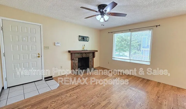 2732 Hearthwood Ln — Photo 3