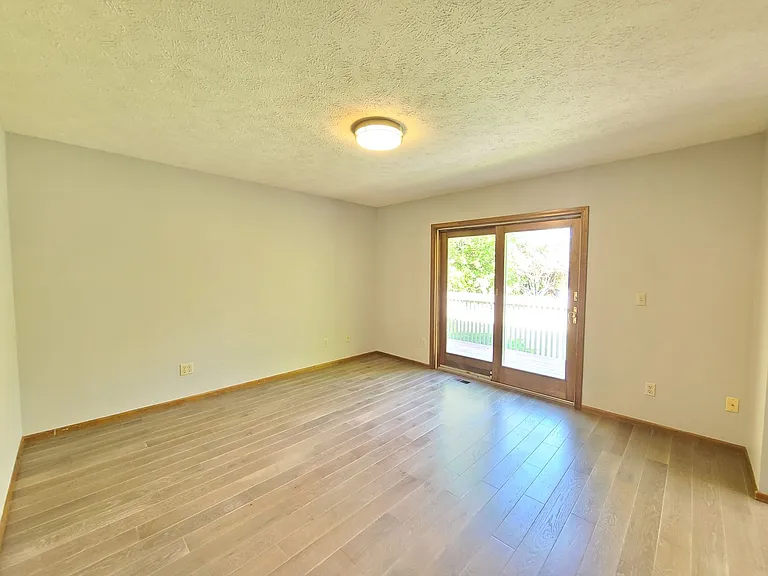3425 E 61st Ave — Photo 23