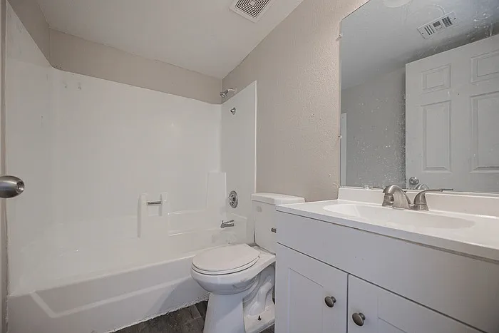 1703 W Mountain View Rd #1 — Photo 11
