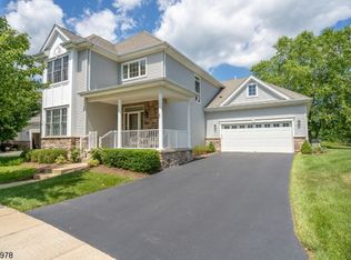 25 Falcon Way, Washington, NJ 07882