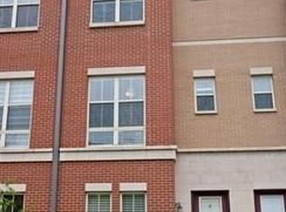 1221 W Grenshaw St, Chicago, IL 60607