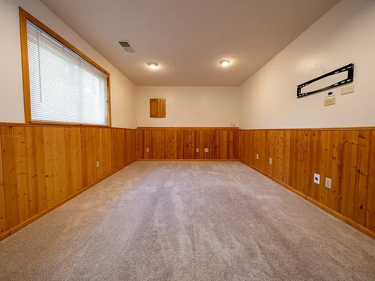 8514 Underwood Ln N — Photo 16