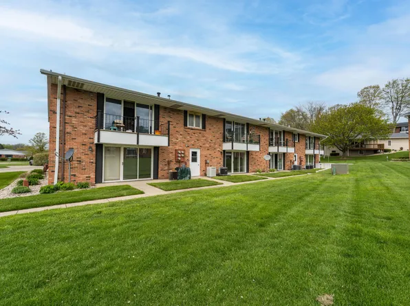 230 S State St APT 63, Zeeland, MI 49464