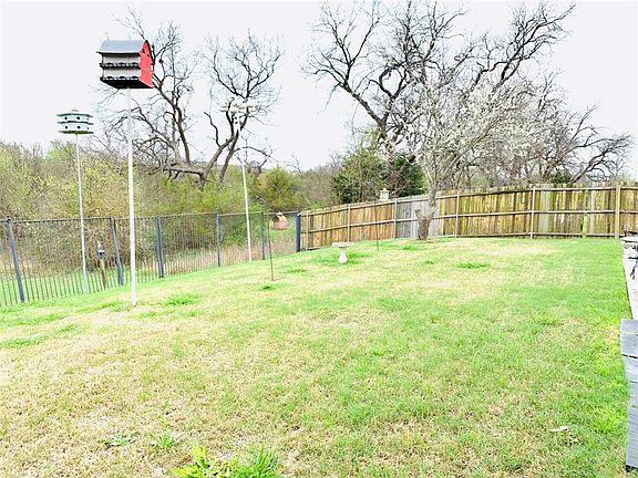 3rd image of 3316 Silver Creek Dr
