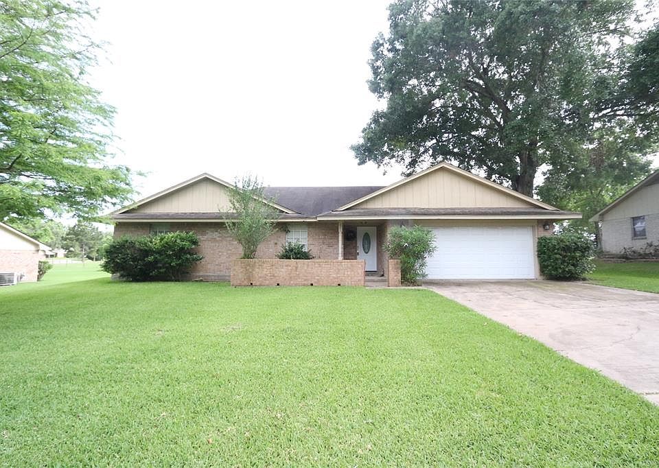 1st image of 120 Bluebonnet Dr