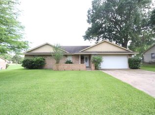 120 Bluebonnet Dr, Bellville, TX 77418