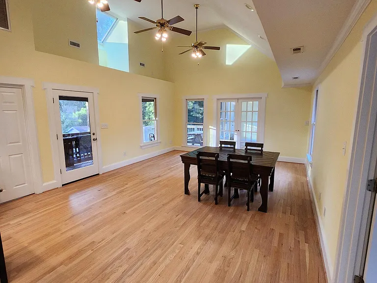 1904 Evergreen Ave — Photo 3